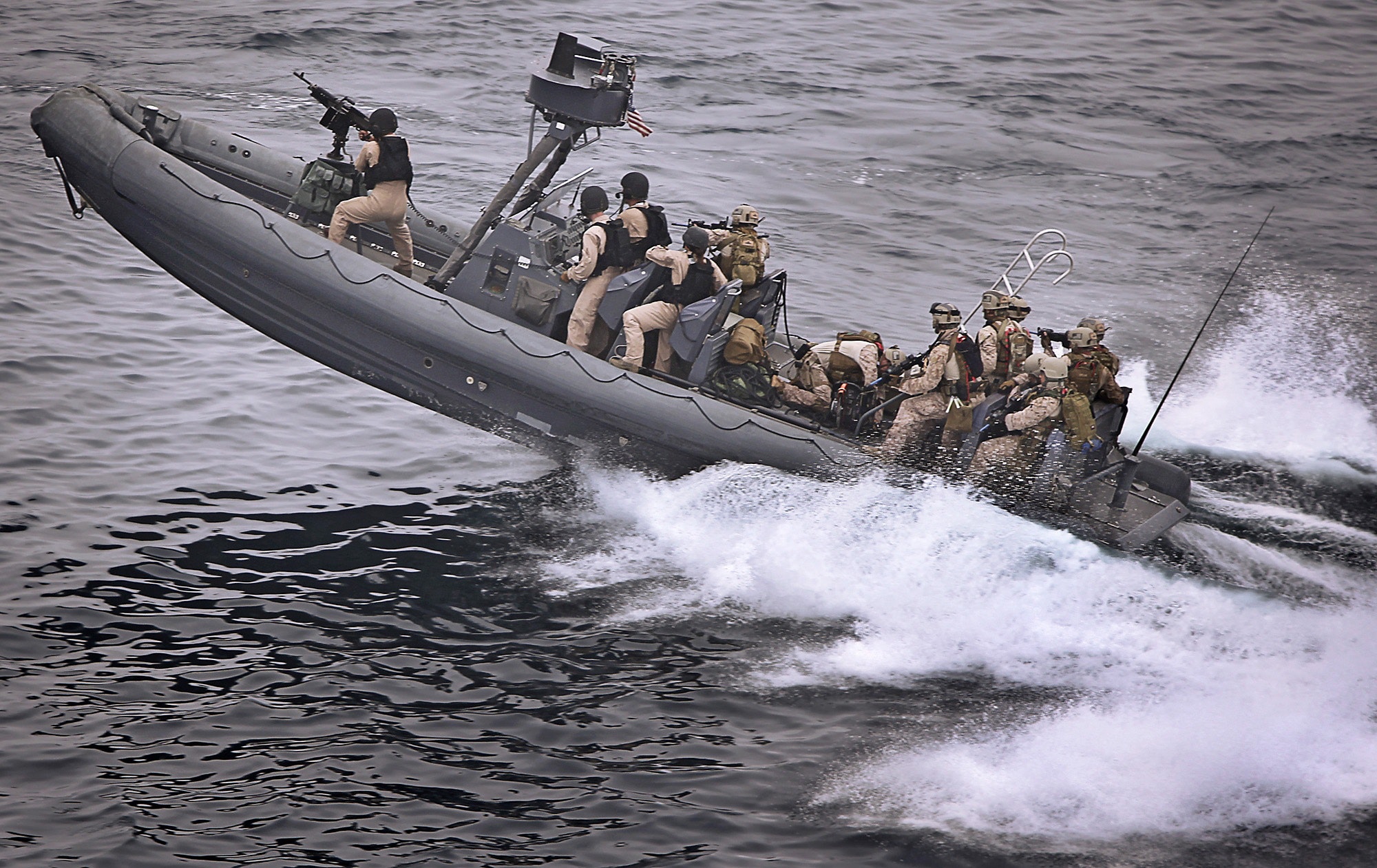 navy seals na łodzi